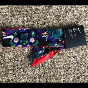 Nike Head Tie